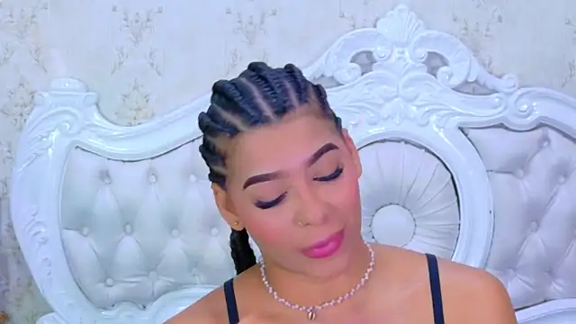 TiaraRosse online show from 11/25/25, 01:55