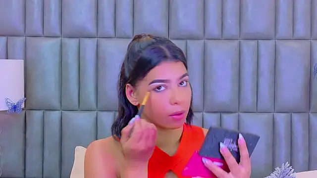 TiaraRosse online show from 04/15/26, 12:21