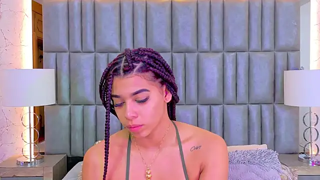 Snapshot of TiaraRosse chatting on 06/14/26, 05:14 TiaraRosse online show from 06/14/26, 05:14