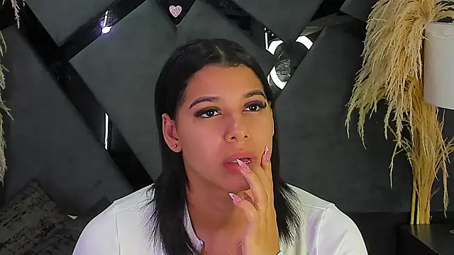 TiaraRosse online show from 01/11/26, 05:03