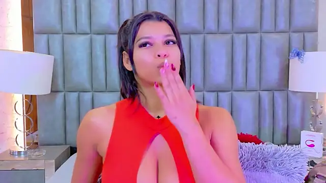 TiaraRosse online show from 03/11/26, 11:59