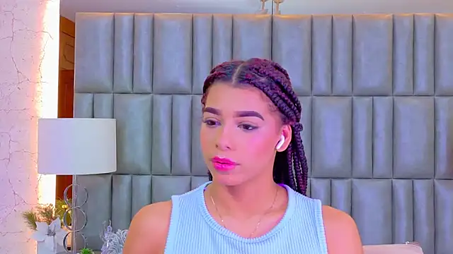 Snapshot of TiaraRosse chatting on 06/25/26, 01:49 TiaraRosse online show from 06/25/26, 01:49