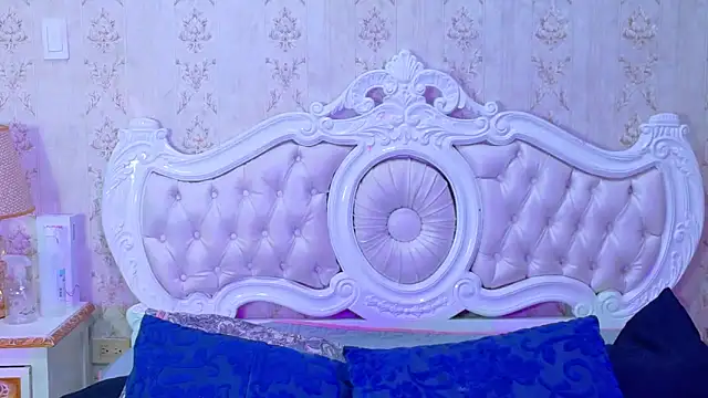 TiaraRosse online show from 11/13/25, 05:33