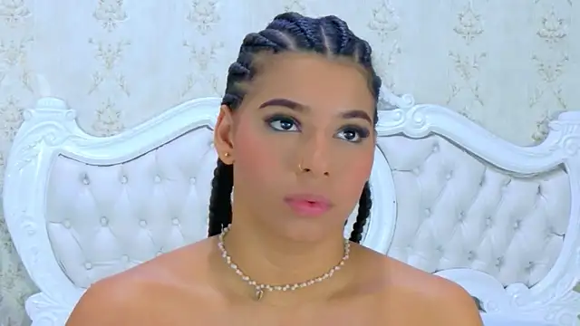 TiaraRosse online show from 12/02/25, 12:18