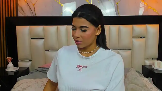 TiaraRosse online show from 12/05/25, 05:06