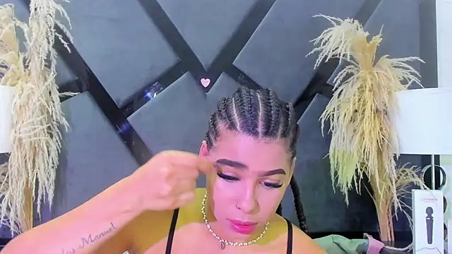 TiaraRosse online show from 11/30/25, 04:57