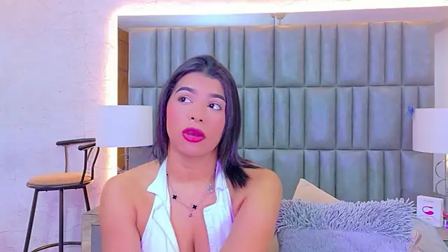 TiaraRosse online show from 04/21/26, 12:23