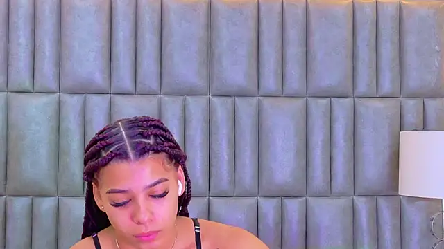 Snapshot of TiaraRosse chatting on 06/08/26, 01:22 TiaraRosse online show from 06/08/26, 01:22