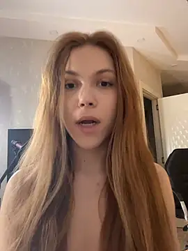 Snapshot of lolly_red_ chatting on 06/20/26, 10:48 lolly red online show from 06/20/26, 10:48