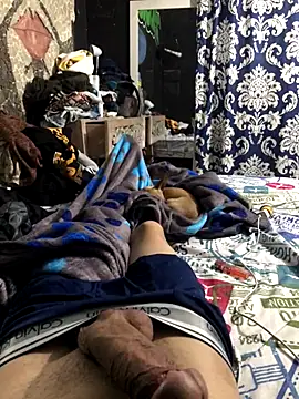 Snapshot of macg96 chatting on 09/19/25, 05:22 macg96 online show from 09/19/25, 05:22