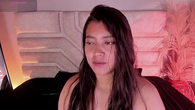 Snapshot of Rebeca_Williams_ chatting on 11/04/25, 11:47 Rebeca Williams online show from 11/04/25, 11:47