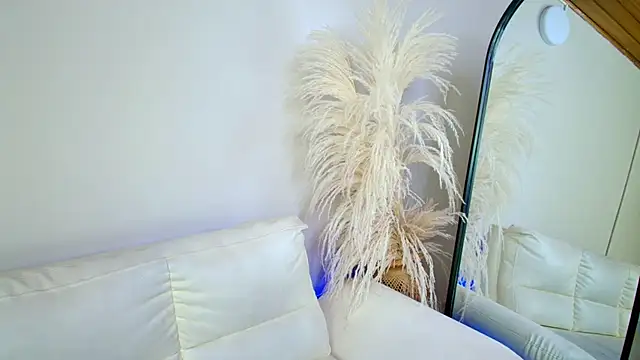 Snapshot of Rebeca_Williams_ chatting on 02/21/25, 04:40 Rebeca Williams online show from 02/21/25, 04:40