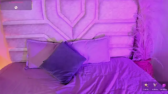 Snapshot of Rebeca_Williams_ chatting on 11/11/25, 11:42 Rebeca Williams online show from 11/11/25, 11:42