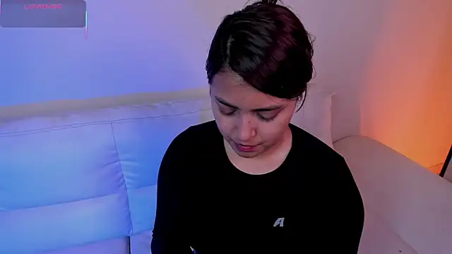 Snapshot of Rebeca_Williams_ chatting on 11/15/25, 12:47 Rebeca Williams online show from 11/15/25, 12:47