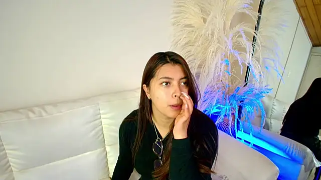 Snapshot of Rebeca_Williams_ chatting on 02/20/25, 12:19 Rebeca Williams online show from 02/20/25, 12:19