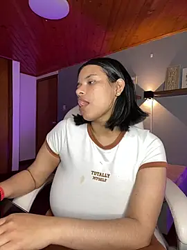 Snapshot of Isabella_boobd chatting on 01/26/25, 01:20 Isabella boobd online show from 01/26/25, 01:20