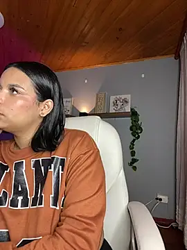 Snapshot of Isabella_boobd chatting on 01/18/25, 03:59 Isabella boobd online show from 01/18/25, 03:59