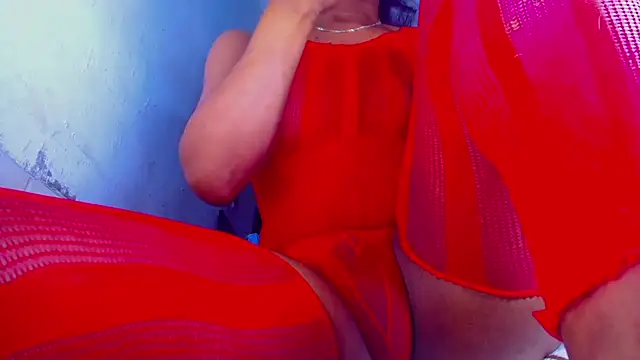 Snapshot of Ts_veryhot chatting on 06/15/26, 01:00 Ts veryhot online show from 06/15/26, 01:00