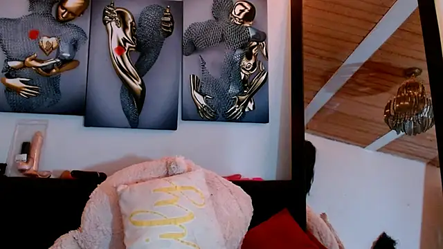 Snapshot of Maidi_ chatting on 03/07/25, 01:51 Maidi online show from 03/07/25, 01:51