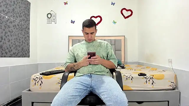 simookeler online show from 10/24/25, 12:53