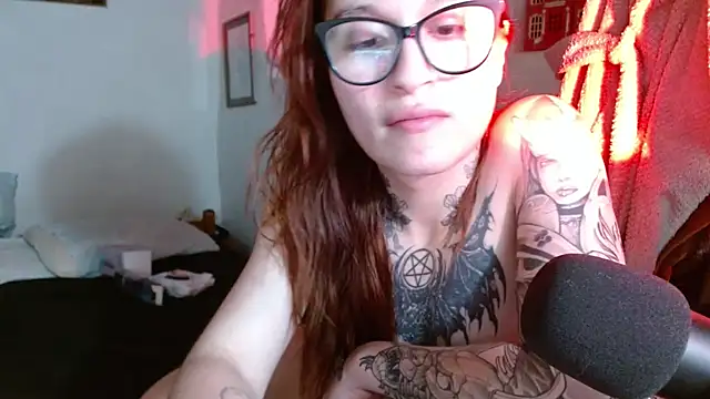 kittenlizz online show from 11/16/25, 08:02