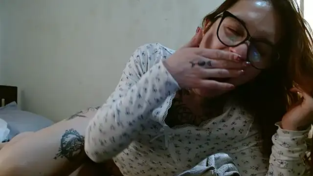 kittenlizz online show from 03/07/25, 06:00