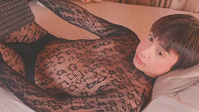 Snapshot of SweetHanson chatting on 02/15/26, 08:08 SweetHanson online show from 02/15/26, 08:08