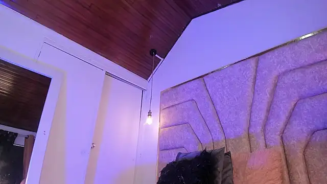 EmaJames25 online show from 11/04/25, 07:17