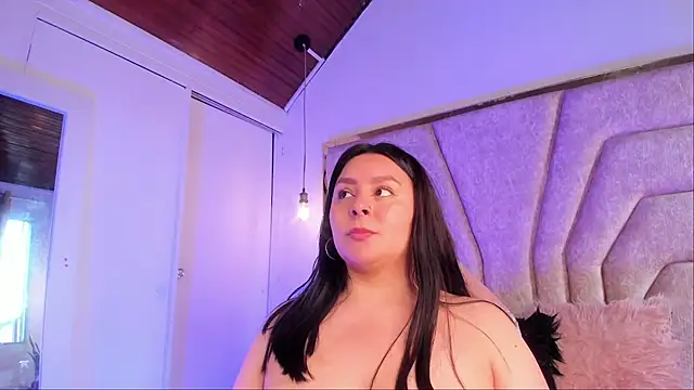 EmaJames25 online show from 12/02/25, 07:15