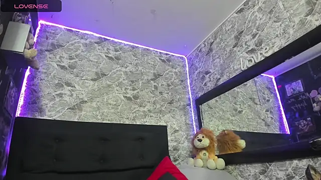 Snapshot of Cute_Cata chatting on 12/16/25, 04:33 Cute Cata online show from 12/16/25, 04:33