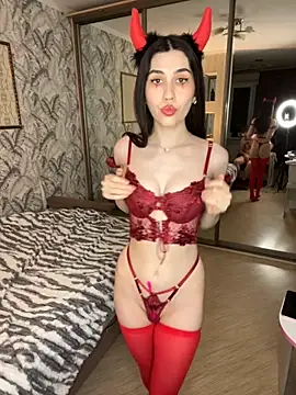 LushLuna online show from 10/31/25, 03:52