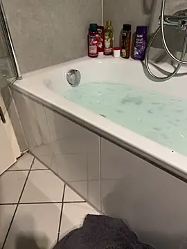 Snapshot of SunnyWild chatting on 02/12/25, 10:59 SunnyWild online show from 02/12/25, 10:59