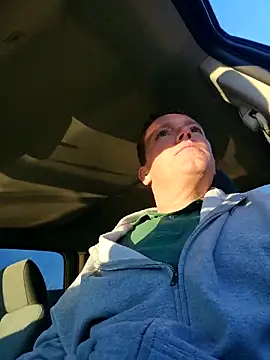 Snapshot of Bigtater1999 chatting on 11/28/25, 12:38 Bigtater1999 online show from 11/28/25, 12:38