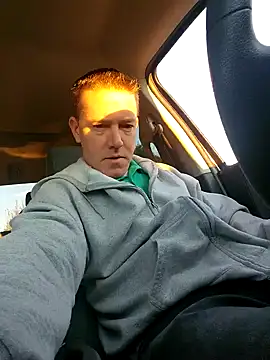 Snapshot of Bigtater1999 chatting on 10/23/25, 11:42 Bigtater1999 online show from 10/23/25, 11:42