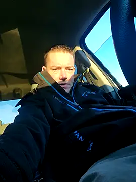 Snapshot of Bigtater1999 chatting on 12/20/25, 12:41 Bigtater1999 online show from 12/20/25, 12:41