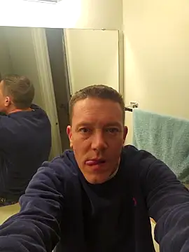 Snapshot of Bigtater1999 chatting on 11/14/25, 12:14 Bigtater1999 online show from 11/14/25, 12:14