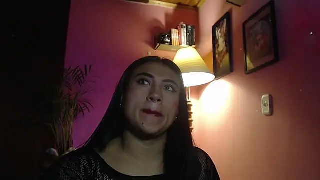 bunnyemilyrose36 online show from 12/23/25, 07:51