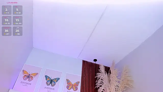 Snapshot of aashley_jones chatting on 02/15/25, 06:23 aashley jones online show from 02/15/25, 06:23