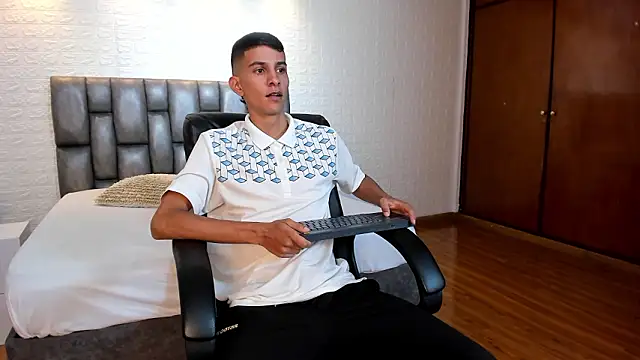 Aaron Scoot online show from 03/19/26, 09:15