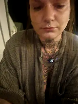 lizzardqueeen online show from 09/28/25, 08:49