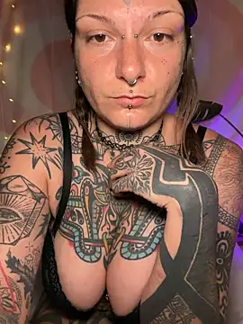 lizzardqueeen online show from 03/15/26, 12:06