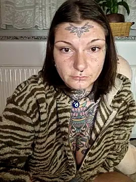 lizzardqueeen online show from 11/21/25, 12:31