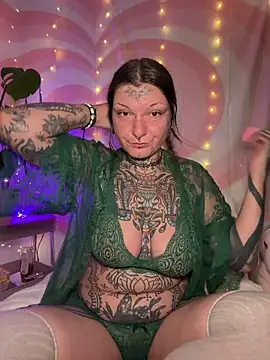 lizzardqueeen online show from 04/04/26, 08:21