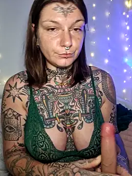 lizzardqueeen online show from 02/10/26, 10:09