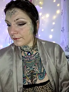 lizzardqueeen online show from 11/29/25, 11:49