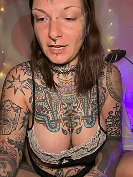 lizzardqueeen online show from 03/16/26, 04:09