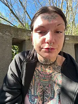 lizzardqueeen online show from 04/07/26, 01:35