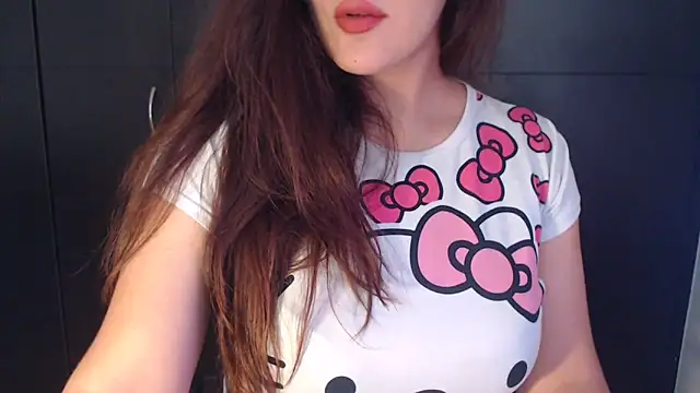 AdharaLujan online show from 03/04/26, 01:41