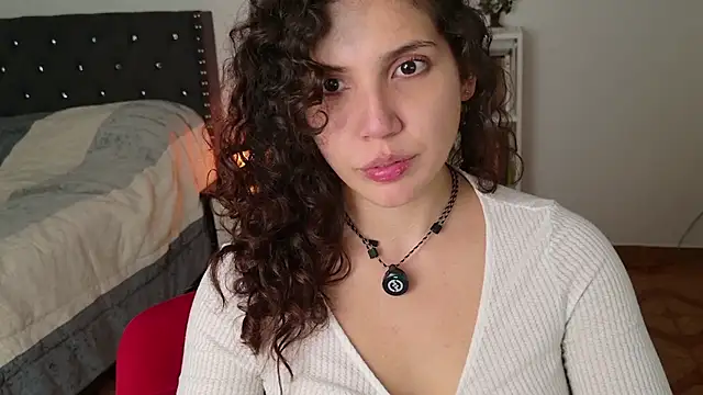 Snapshot of Sigrid- chatting on 06/07/26, 01:00 Sigrid- online show from 06/07/26, 01:00