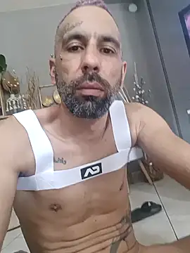 arrow13680 online show from 12/01/25, 01:12